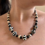 “Magpie” Glass Bead and Silver Necklace i 46cm