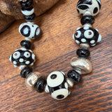 “Magpie” Glass Bead and Silver Necklace i 46cm
