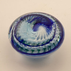 Blue, Pale Blue and White “Ammonite" and Bubbles Paperweight xvi