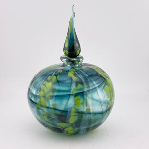 Trailing Leaves Round Flask with Wizard Stopper