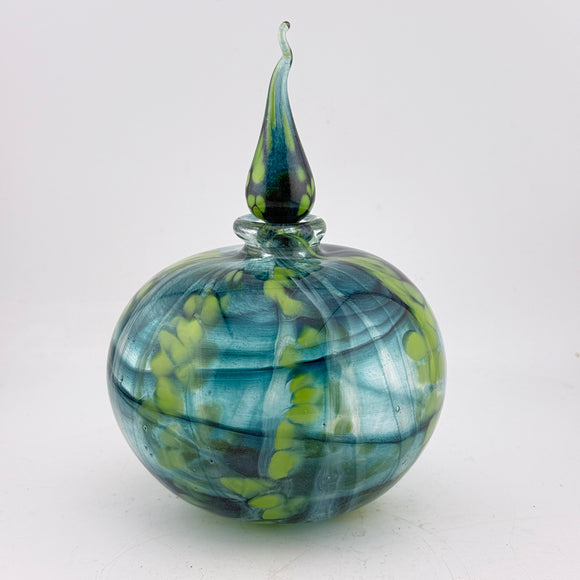 Trailing Leaves Round Flask with Wizard Stopper