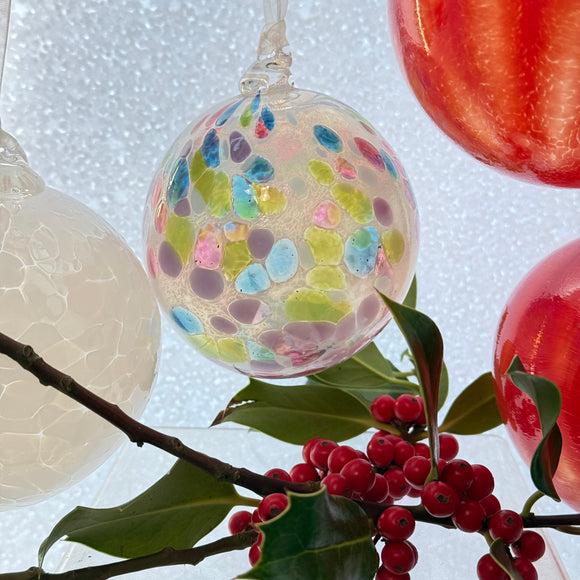 White and Speckled Christmas Bauble v